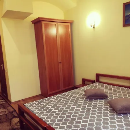 Apartament-Minihotel Elpida Lviv Exterior photo