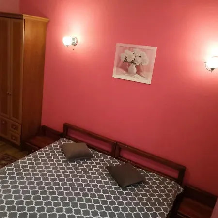Apartament-Minihotel Elpida Lviv Exterior photo