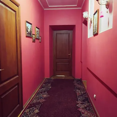 Apartament-Minihotel Elpida Lviv Exterior photo