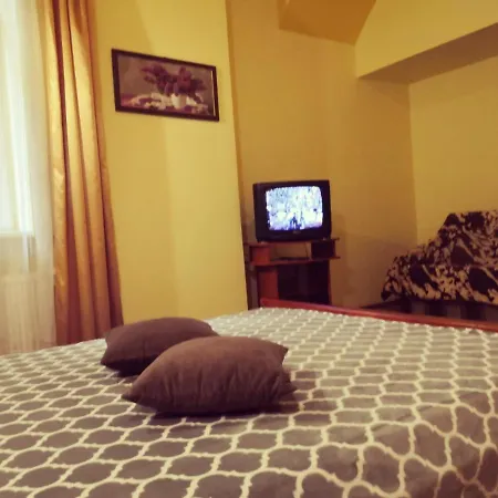 Apartament-Minihotel Elpida Lviv Exterior photo