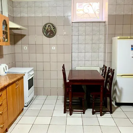 Apartament-Minihotel Elpida Lviv Exterior photo
